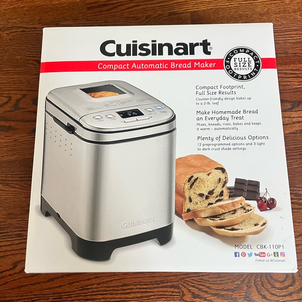 Cuisinart Silver Bread Maker with Black Accents